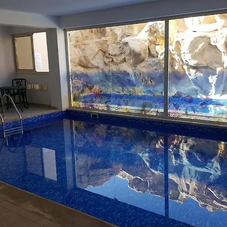 First Floor One Bedroom Apartment, Sea & Pool View, Free Wifi *